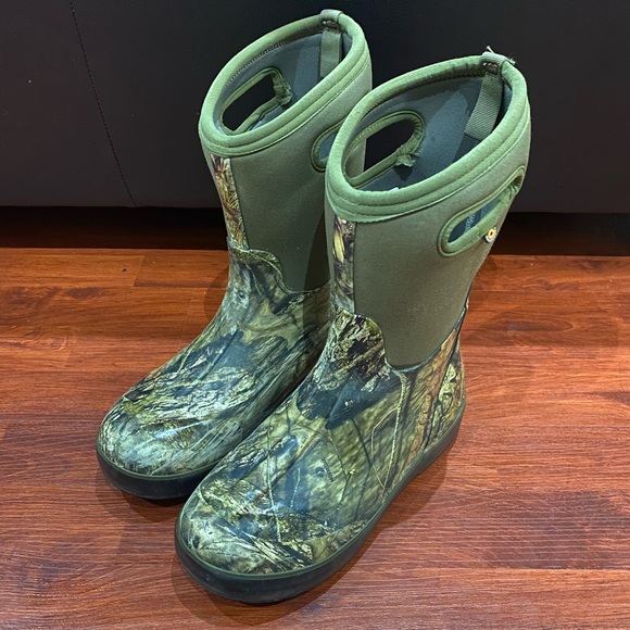 Bogs Mossy Oak Camouflage Winter Boots Youth Size 7 Waterproof & WARM -30F/-34C - Picture 2 of 11